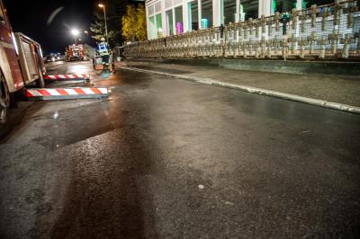 EXKLUSIVE Flammenbilder! Pluederhausen: Flammen schlagen aus Kristall-Ausstellung von Thomas G. Hornauer